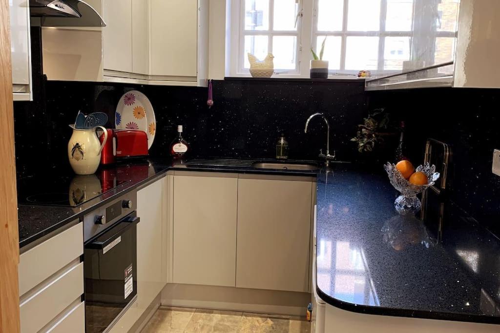 Stylish And Cosy 3 Bedroom Appartment Londen Buitenkant foto